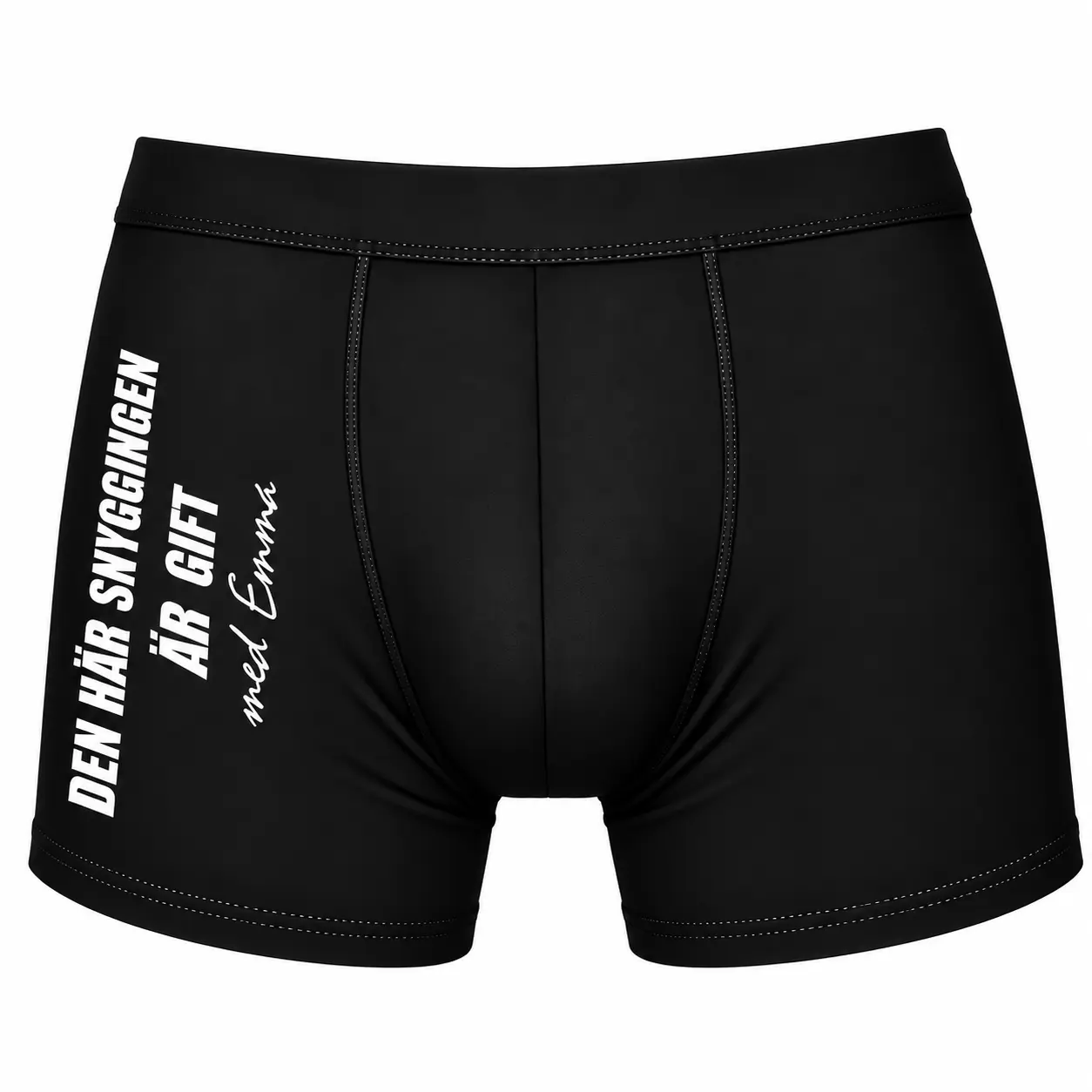 Personliga boxerkalsonger med namn – Den här snyggingen är gift Svarta boxerkalsonger med texten Den här snyggingen är gift med och valfritt namn – roliga personliga herrkalsonger med eget namntryck.
