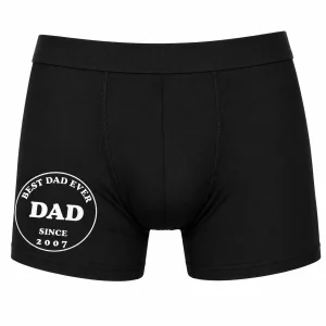 Svarta boxerkalsonger med Best Dad Ever-tryck och valfritt årtal – personlig present till pappa.